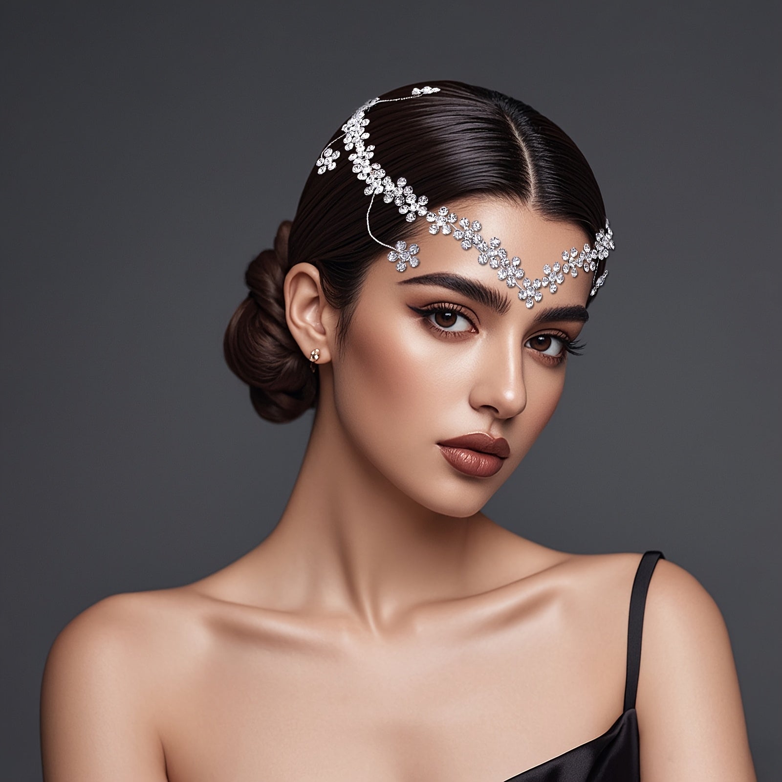 Elegant Floral Headpiece with Sparkling Water Drill Detail for Brides