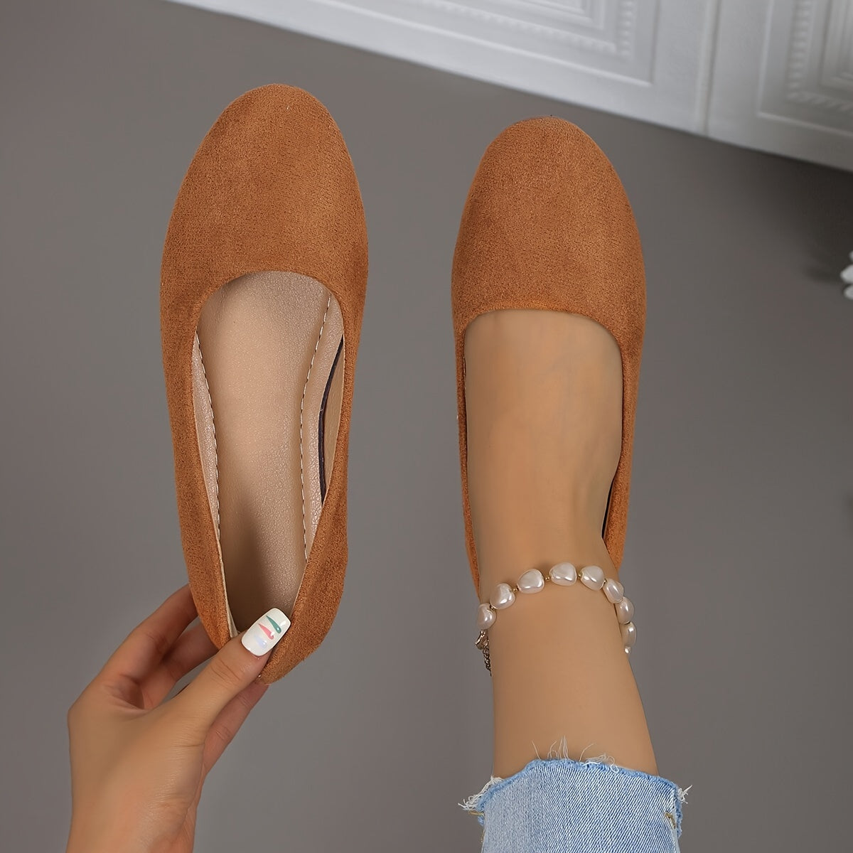 Women's Solid Color Minimalist Flats Lightweight Slip-On Walking Shoes