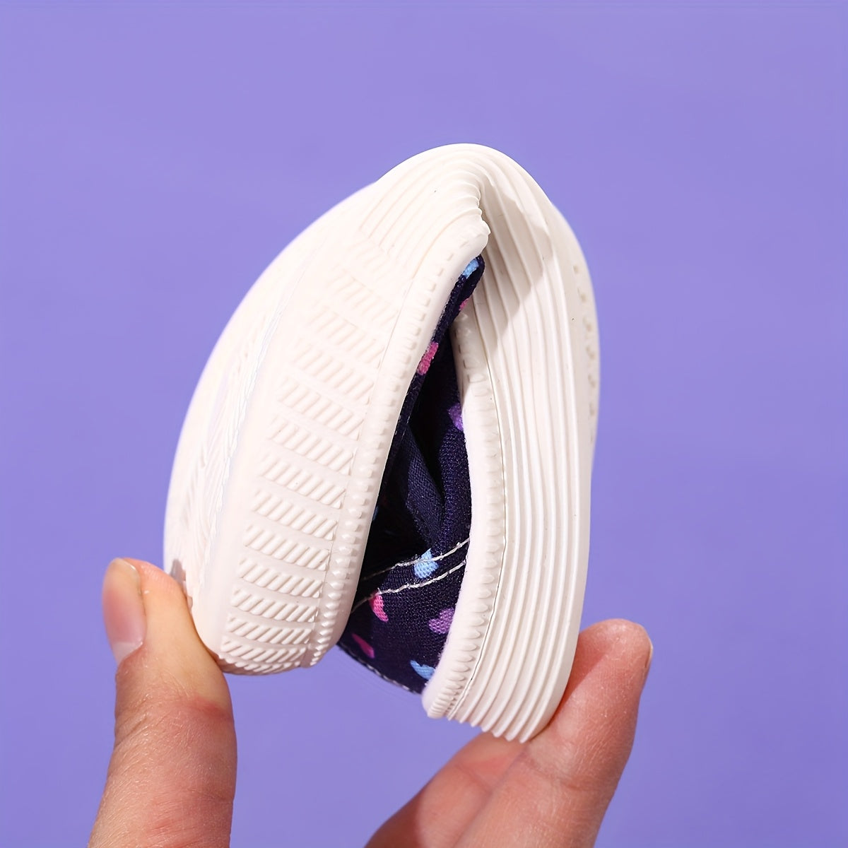 Girls Canvas Sneakers Low Top Heart Pattern Casual Shoes for Spring Summer Autumn