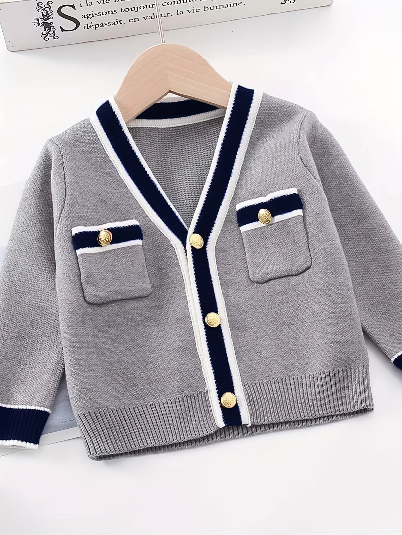Conjunto de cárdigan de punto cable preppy para niñas y falda con top de cuello en V para otoño y primavera