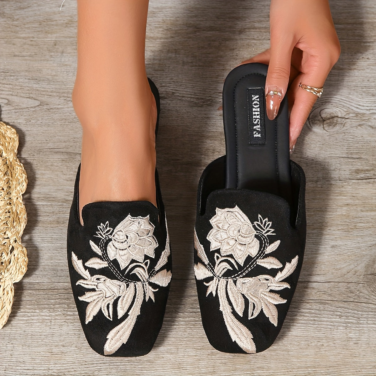 Women's Embroidered Headband Flat Shoes Casual Fashion Support