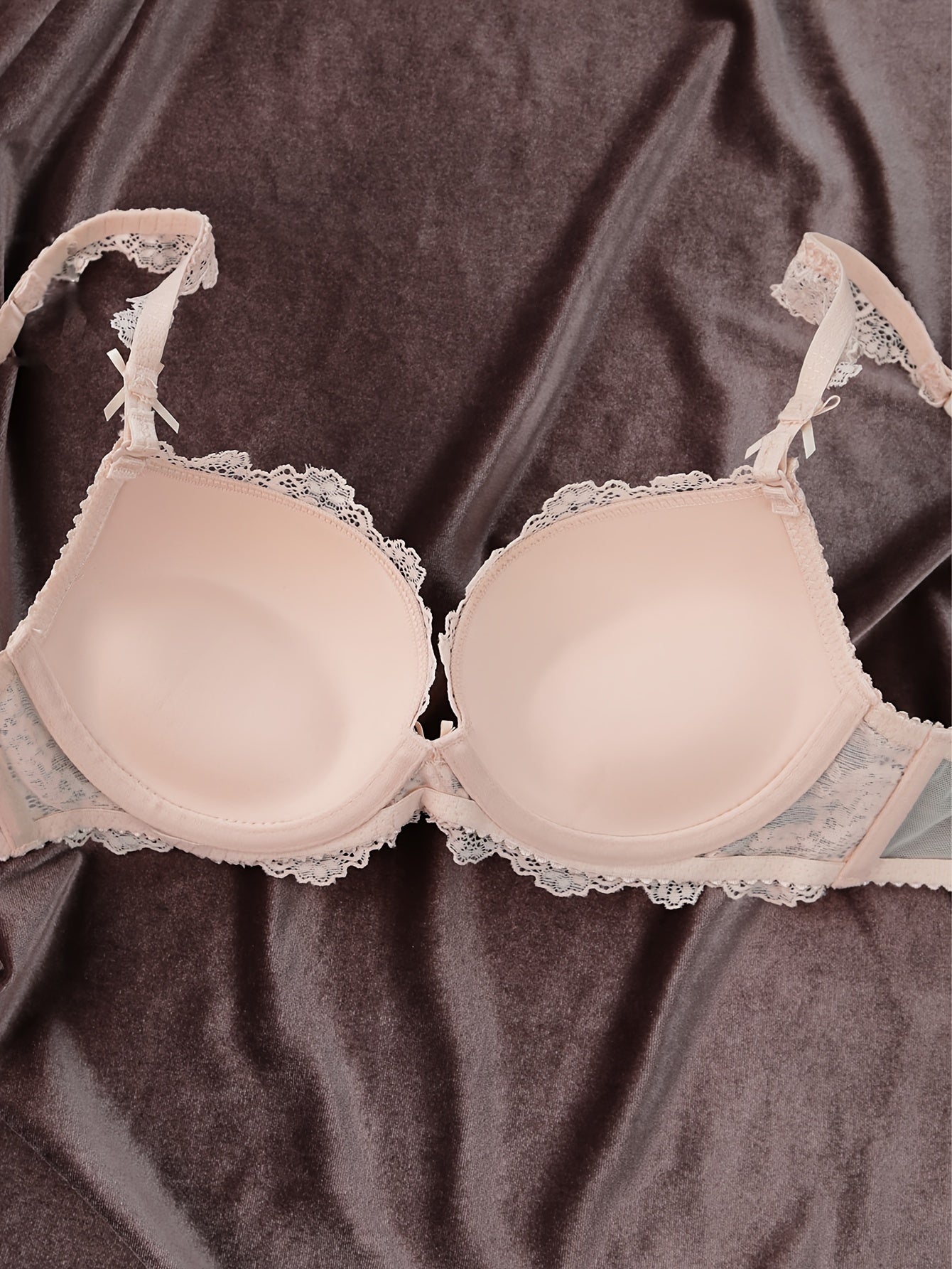 Women’s Lace Push Up Bra with Scallop Design