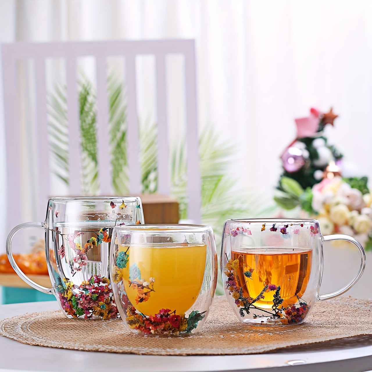 Double Layer Glass Mug with Real Flowers and Flowing Sand for Hot Drinks and Beverages