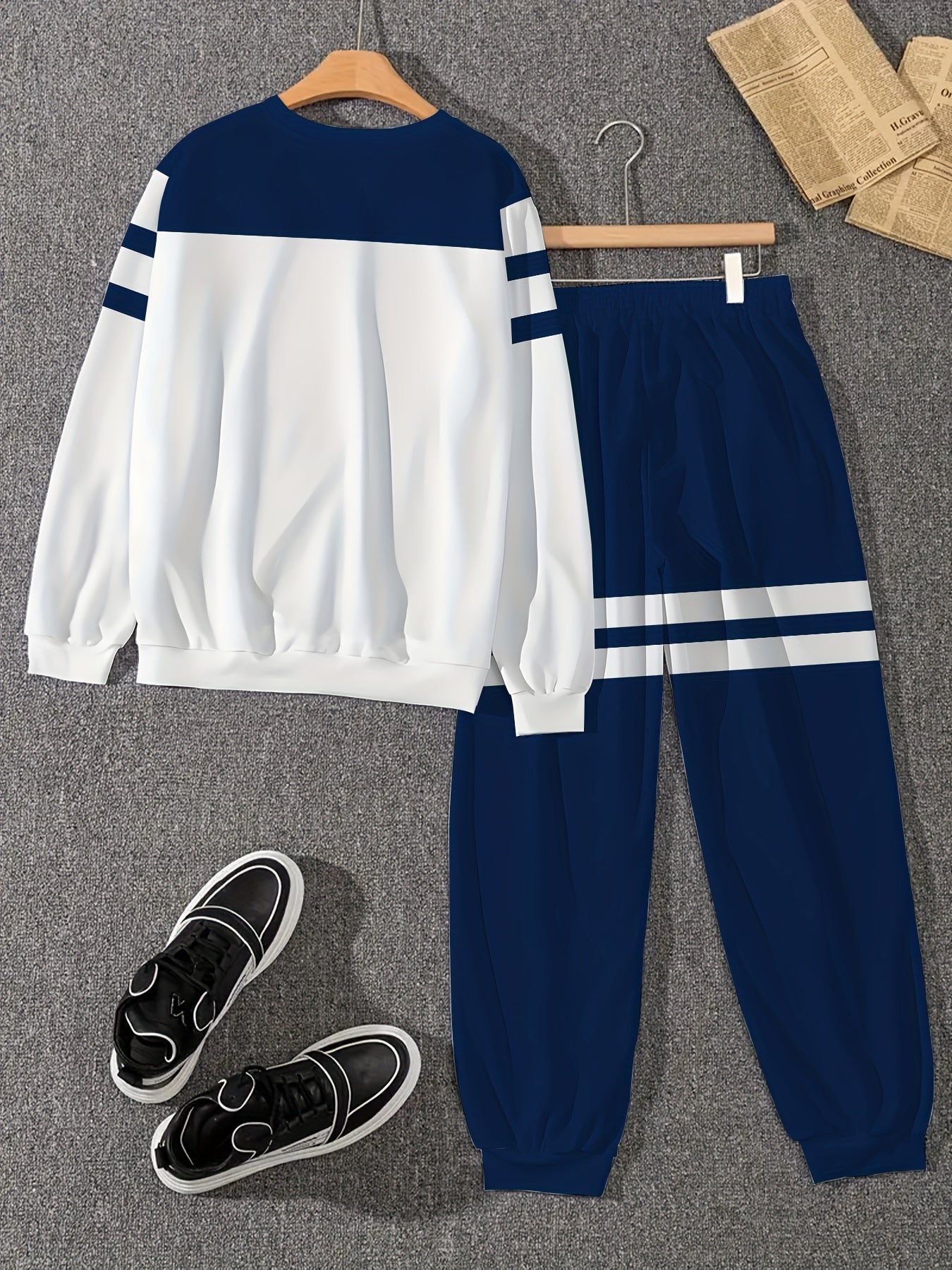 Men's Polyester Print Sweatshirt and Joggers Set Casual Comfortable
