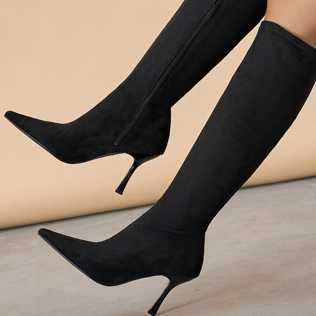 Женские черные бархатные ботфорты на шпильке с заостренным носком и молнией