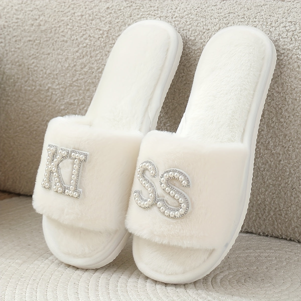 Women Pearl Letter "Better" Decor Plush Open-Toe Slides for Home and Outdoors