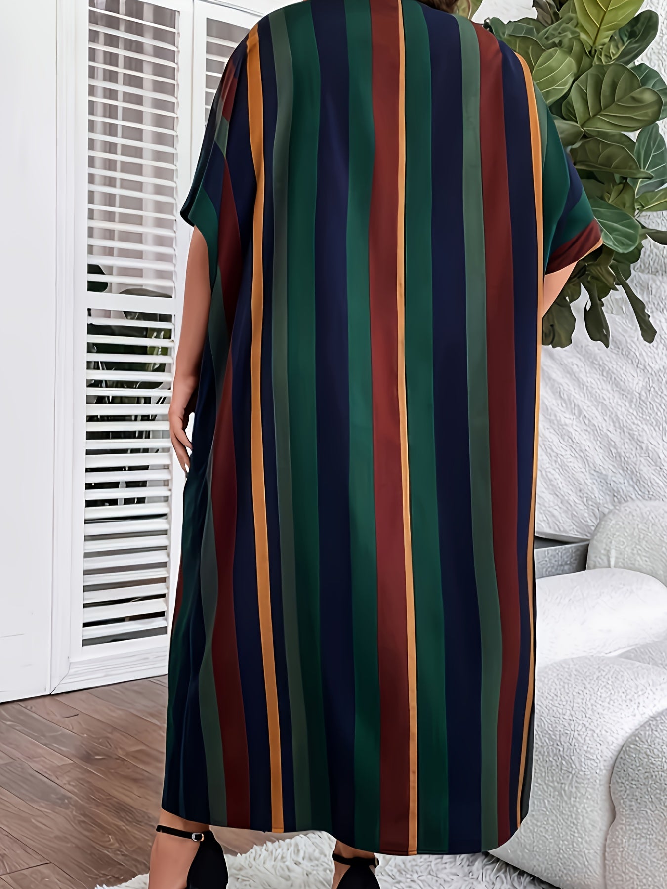 Plus Size Striped Dress with Pockets and Crew Neck for Women