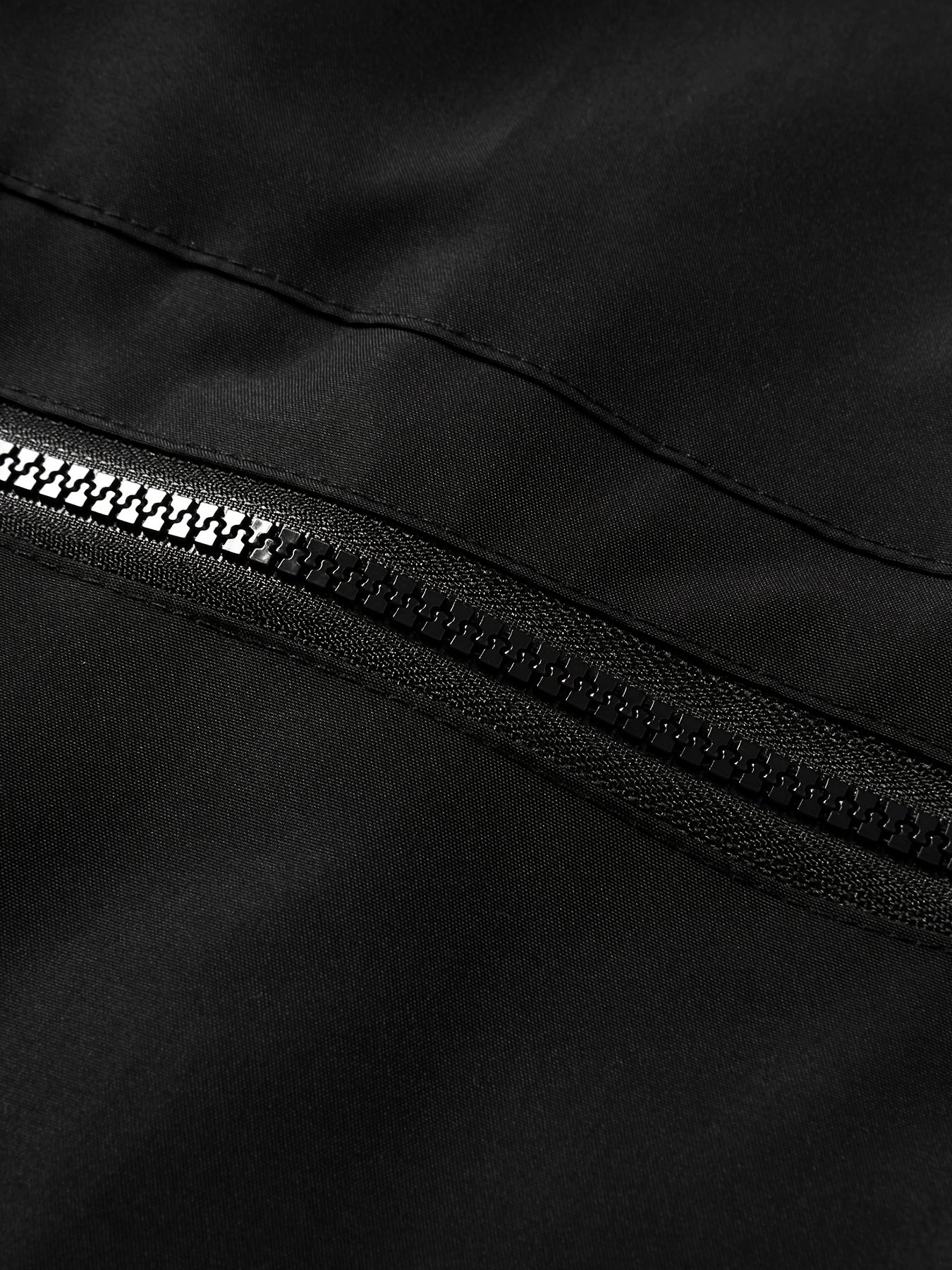 Kuz va qish uchun ajratiladigan kaputli plussayz erkaklar uchun tasodifiy yostiqli kurtka.