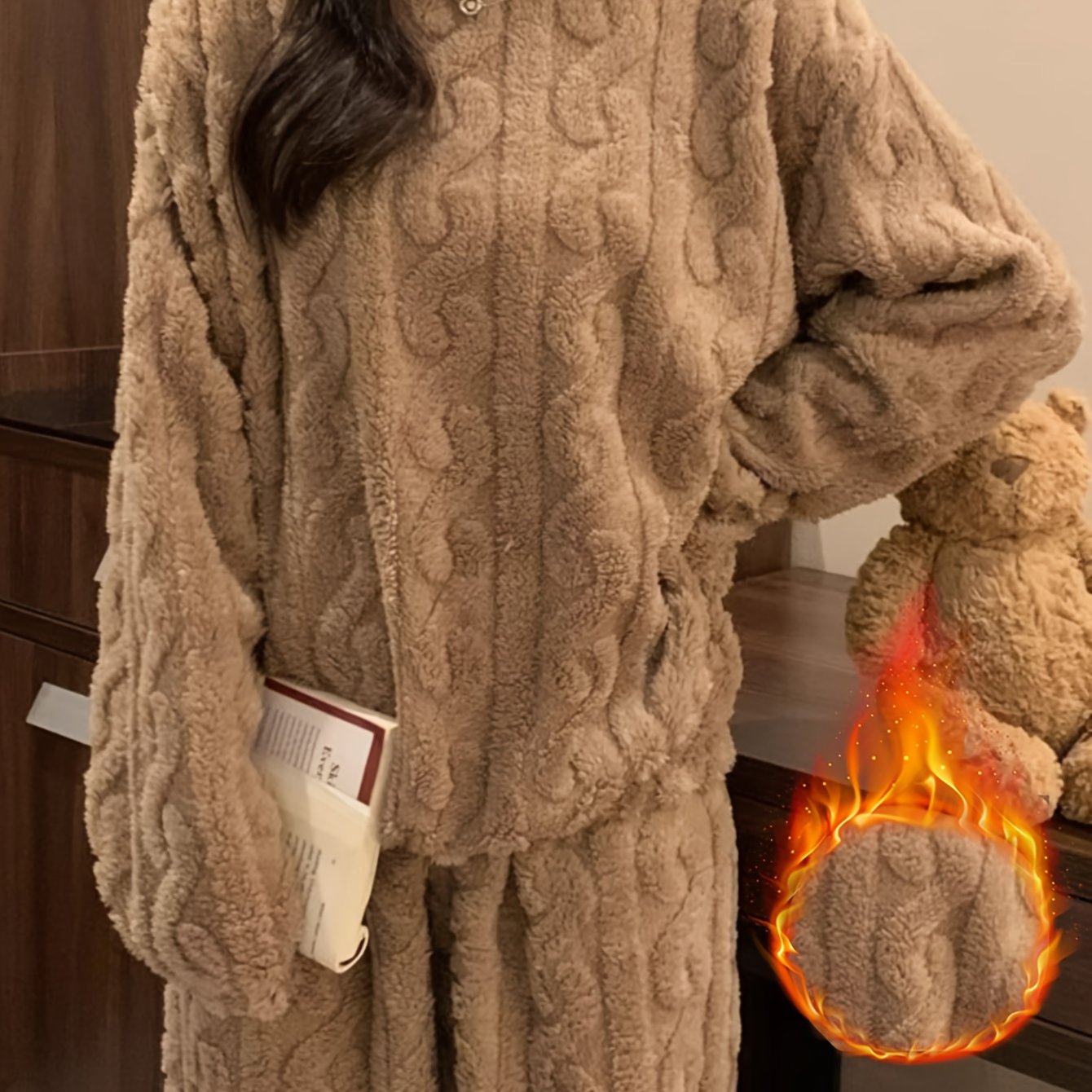 Girls' Fall Winter Coral Velvet Jacquard Pajama Set with Padded Top and Pants