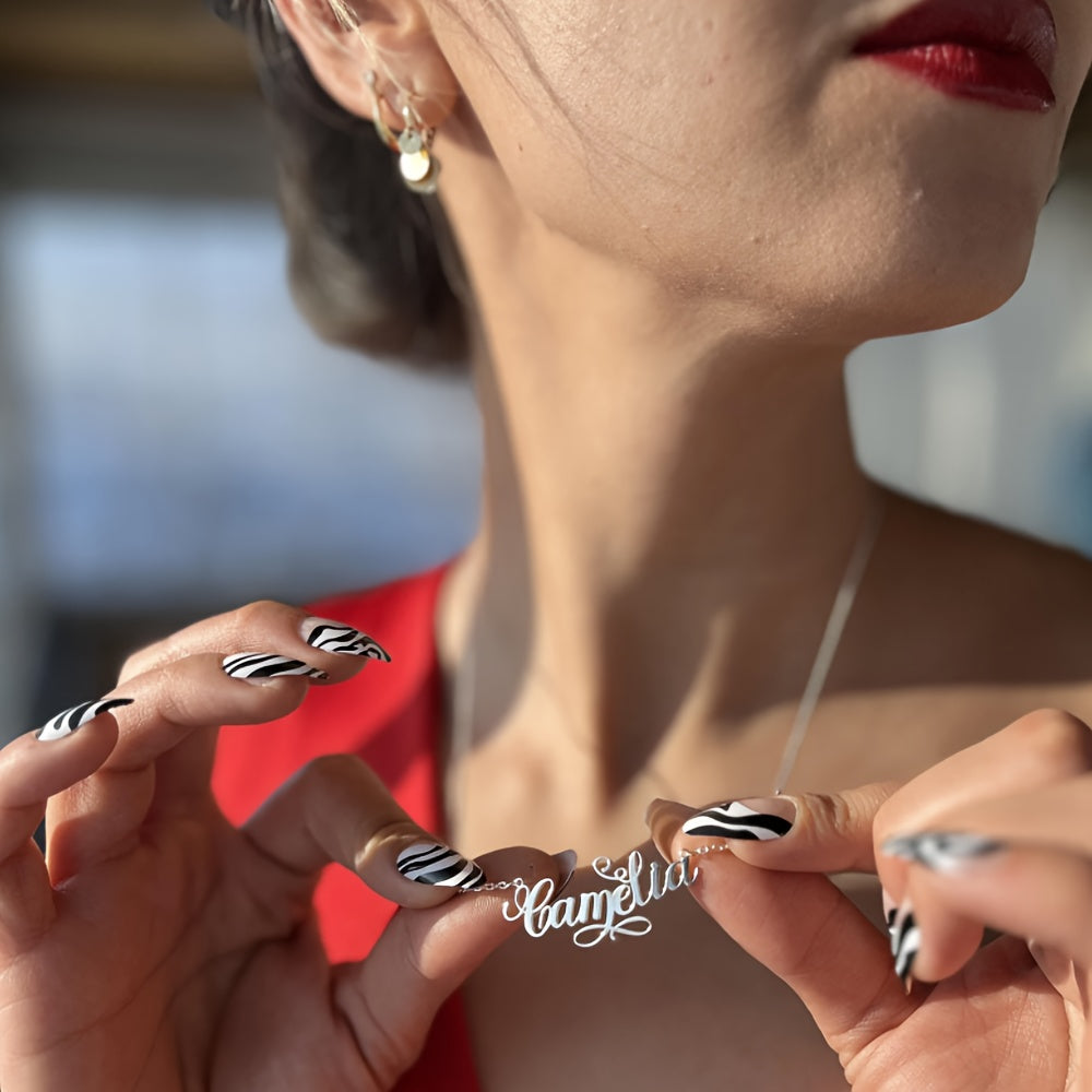 Chiroyli tayyorlangan zanglamas po'latdan yasalgan ismli marjon, Onalar uchun maxsus zargarlik, Chic bohem uslubi, Har kuni yoki maxsus tadbirlar uchun mukammal, O'ylangan Onalar kuni sovg'asi, Bohem elegansiyasi, Zamonaviy va nozik, Bayram mavsumi ilhomi