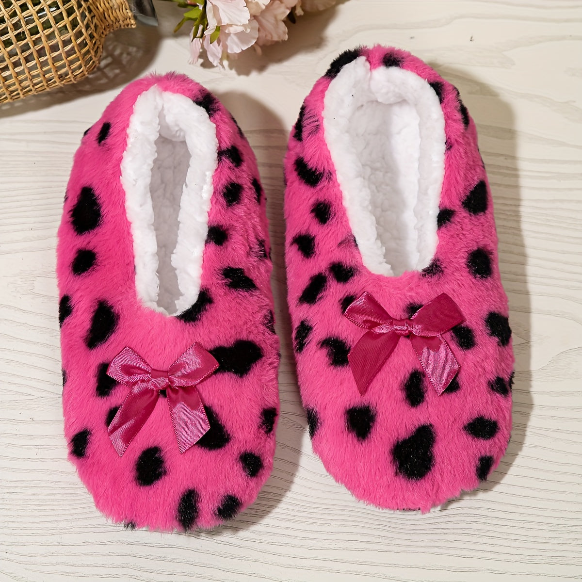 Women's Plush Fleece Indoor House Slippers Non-Slip Breathable Casual Pair