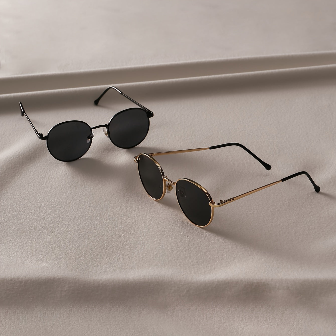 Conjunto de gafas de metal retro para mujer con lentes redondos para vacaciones y uso casual