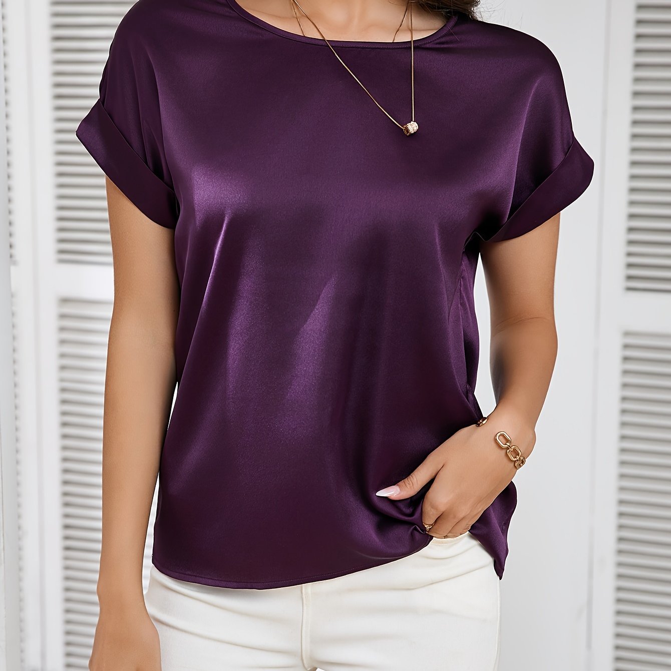Short-Sleeve Polyester Crew Neck T-Shirt for Women Spring Summer Solid Color Elegant