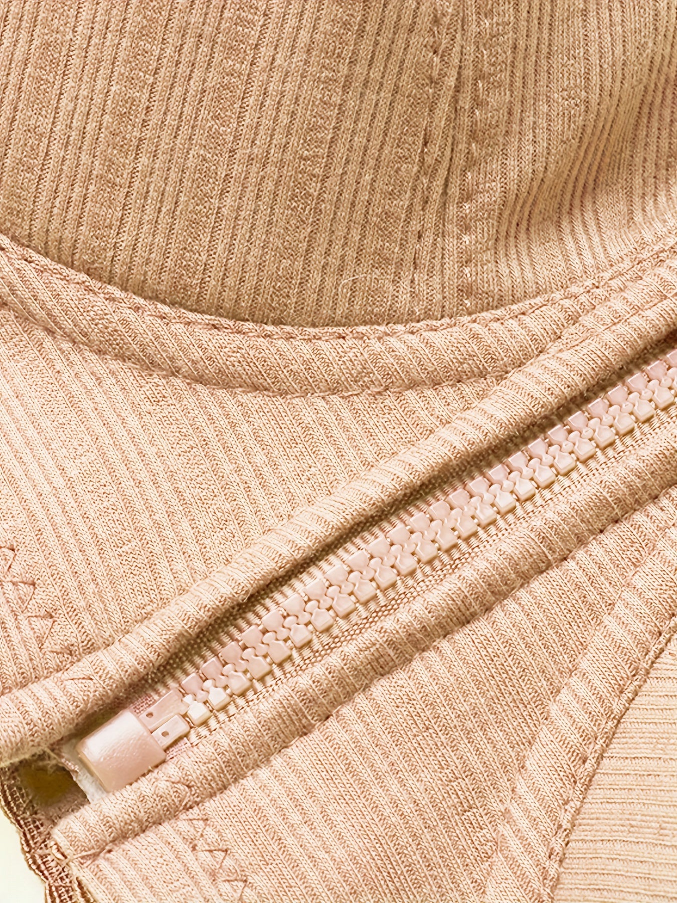 EssElegance Женский Бралет: Передняя застежка, без подкладки, пуш-ап, однотонные цвета.