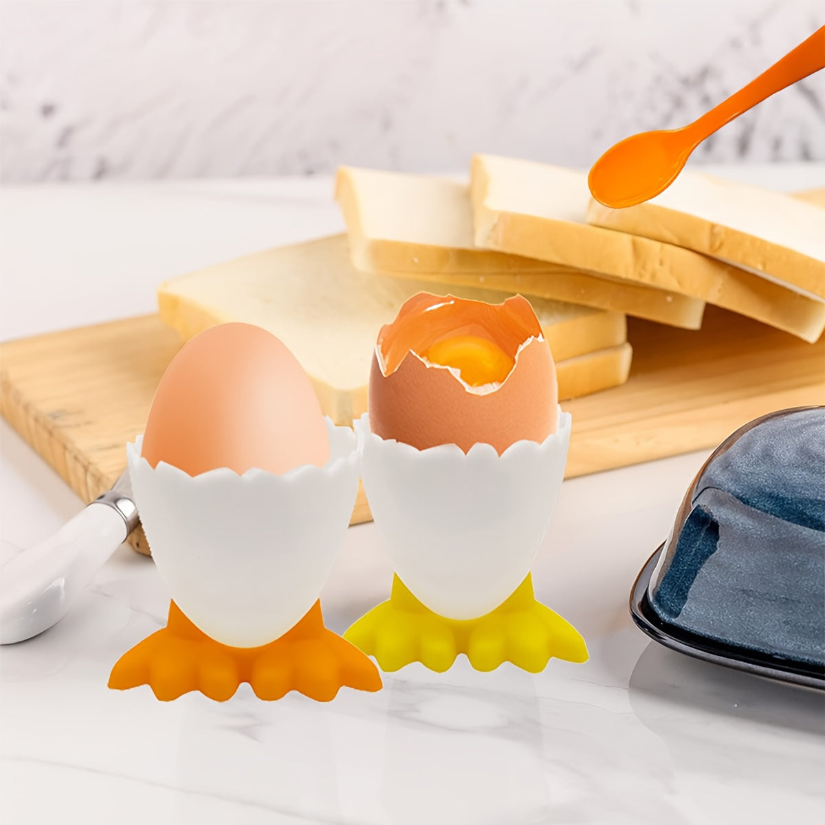 Set of 5 to 10 Plastic Egg Holder Cups Food-Safe Breakfast Egg Containers