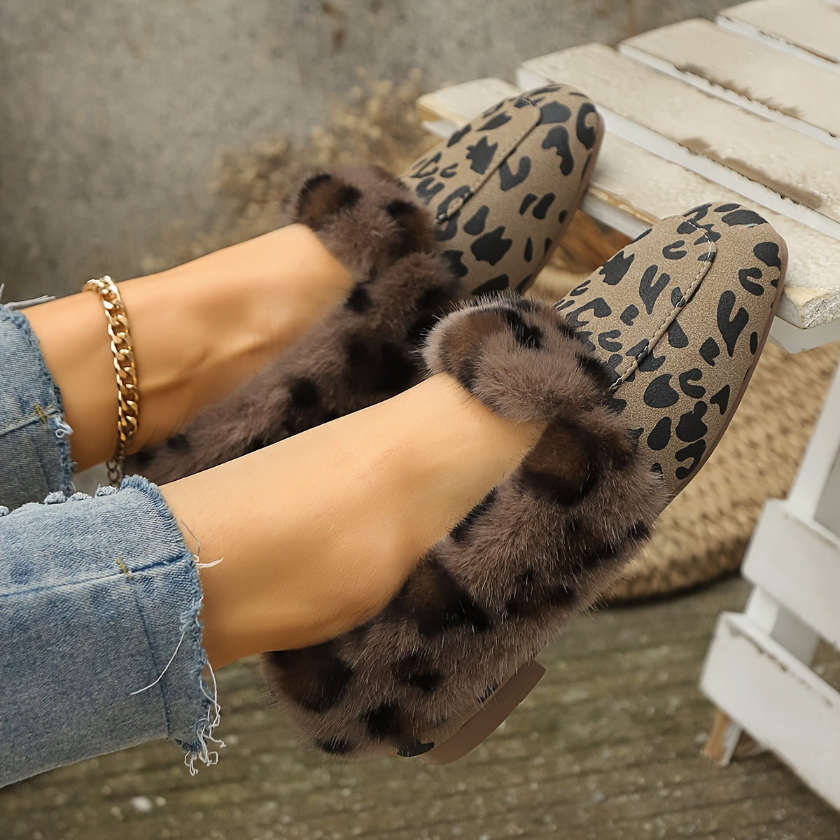 Women’s Leopard Print Plush Slippers Warm Faux Fur Indoor Shoes