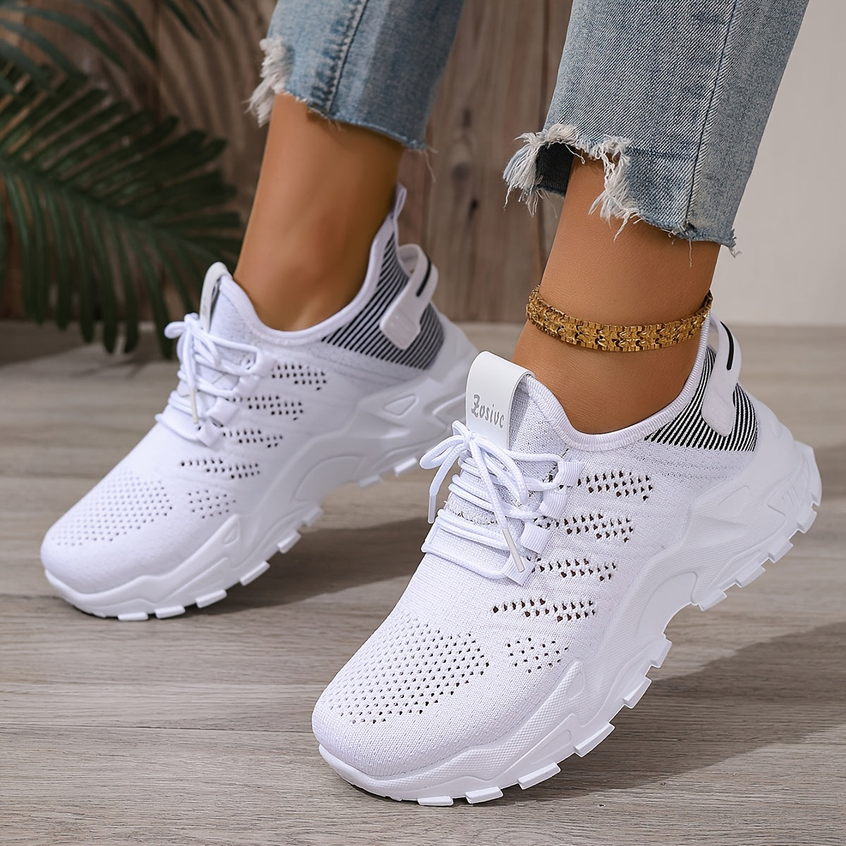 Ayollar uchun oq yengil sport poyafzallari, pushti slip-on, kattaroq o'lcham, yozgi plyaj ta'tili