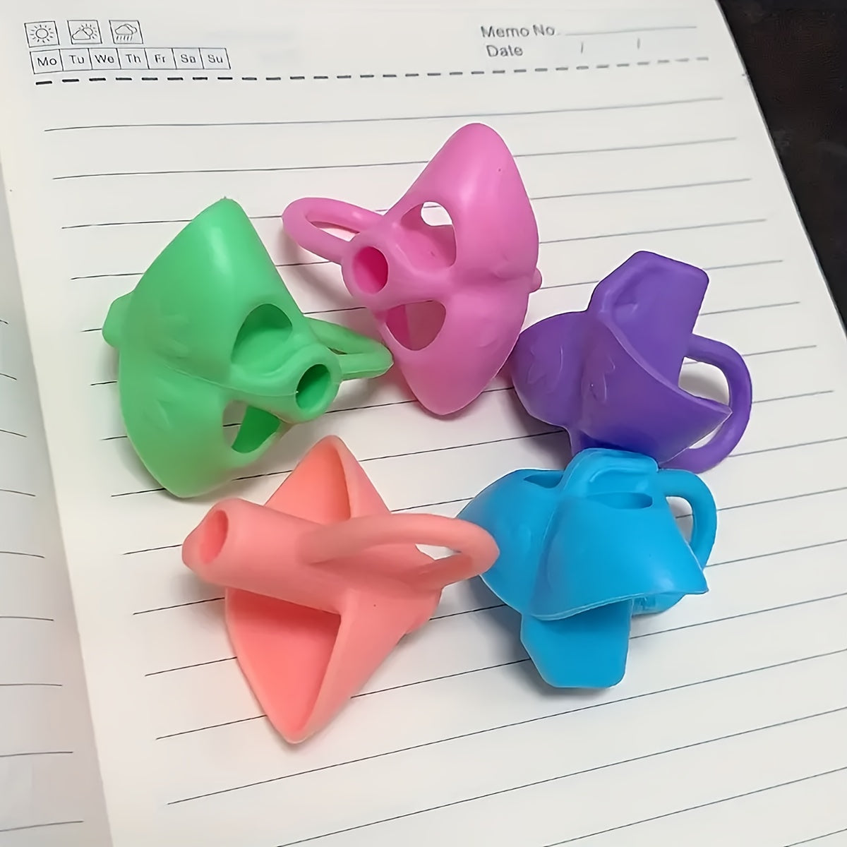 Силиконный держатель для карандаша на три пальца, чехол для ручки в виде обуви.