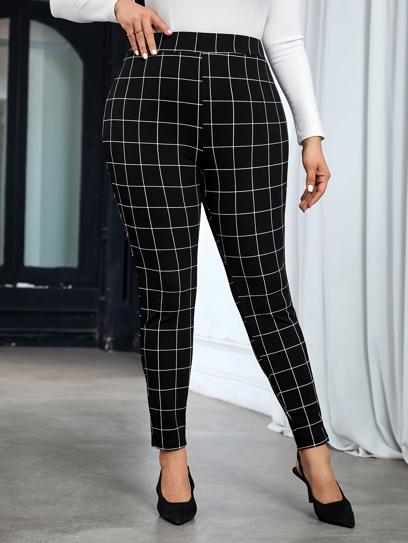 Women Plus Size High Rise Skinny Pants With Grid Print