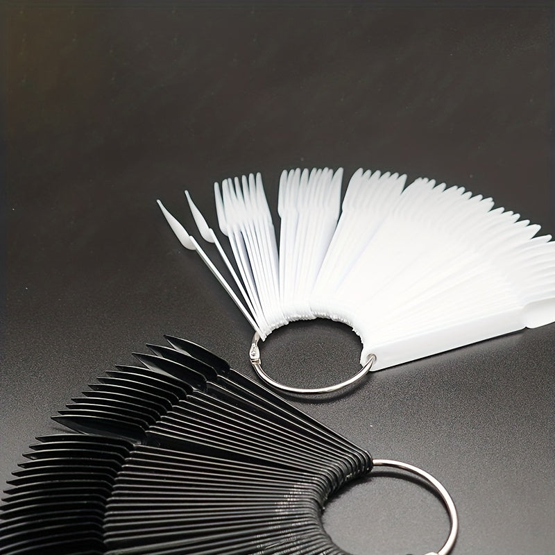 50 ta fan shaklidagi tirnoq san'ati amaliyot tayoqlari to'plami tirnoq bo'yoqlari namunalari uchun.