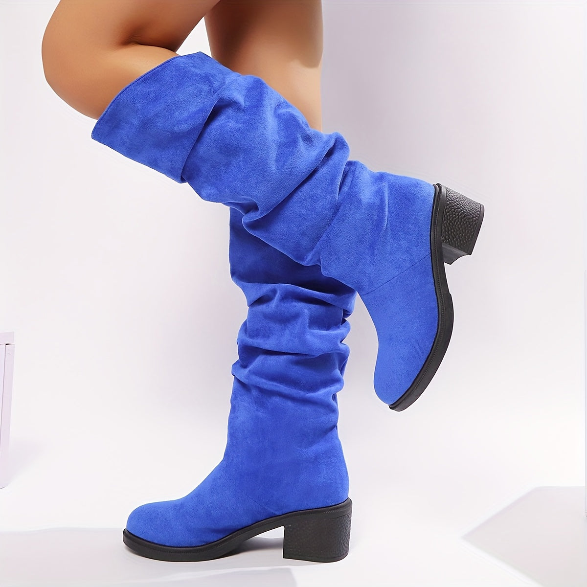 Women’s Knee-High Chunky Platform Boots with Cushioned Heel and Round Toe