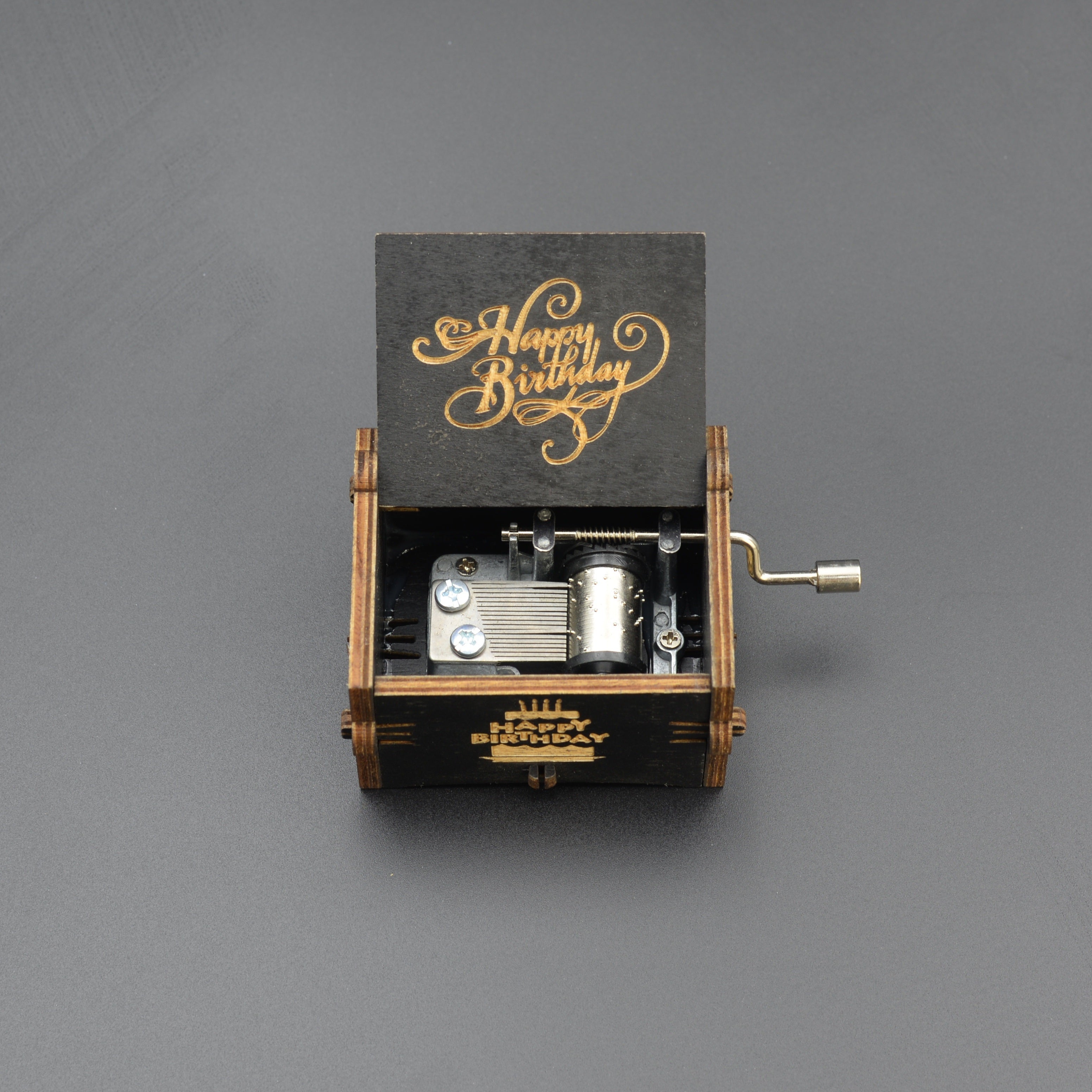 Винтажная деревянная музыкальная шкатулка с ручным приводом и мелодией "С днём рождения", не требует электричества, идеально подходит для дней рождения, Дня святого Валентина и Рождества.