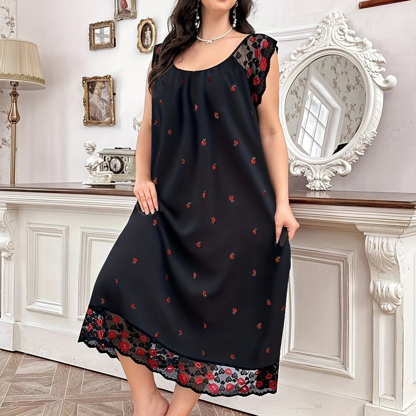 Plus-Size Black Floral Nightgown with Lace Detailing Short Sleeves Crew Neck Sleepwear