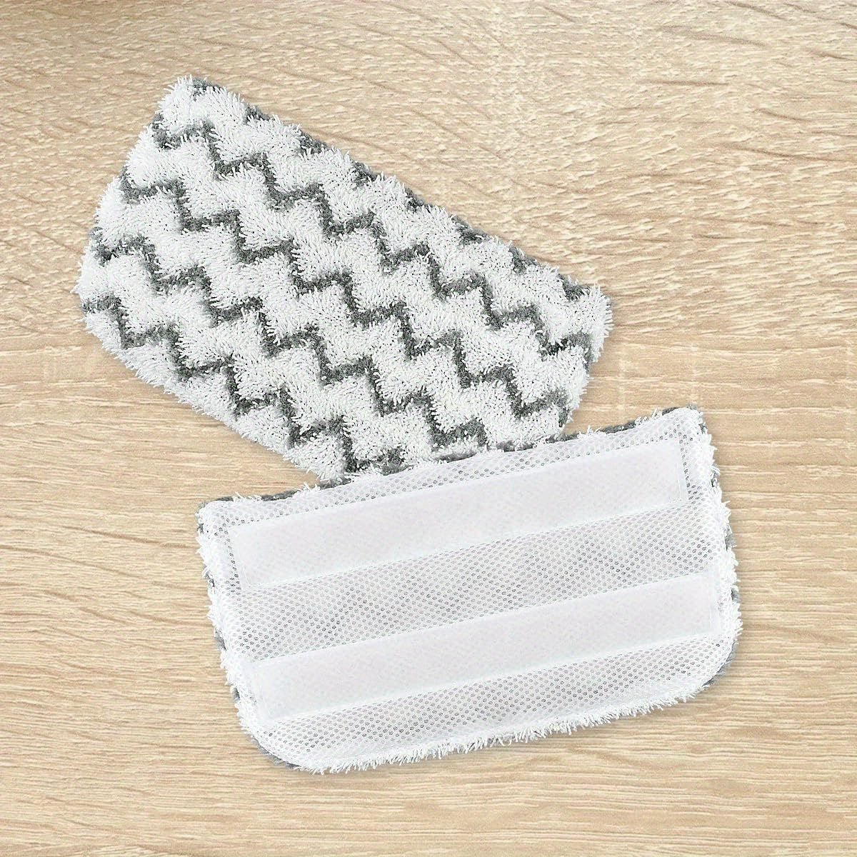 Turli Shark steam mop modellari bilan mos keladigan uchta shark steam mop padlari, polyester tolalaridan tayyorlangan va batareyasiz ishlaydi.