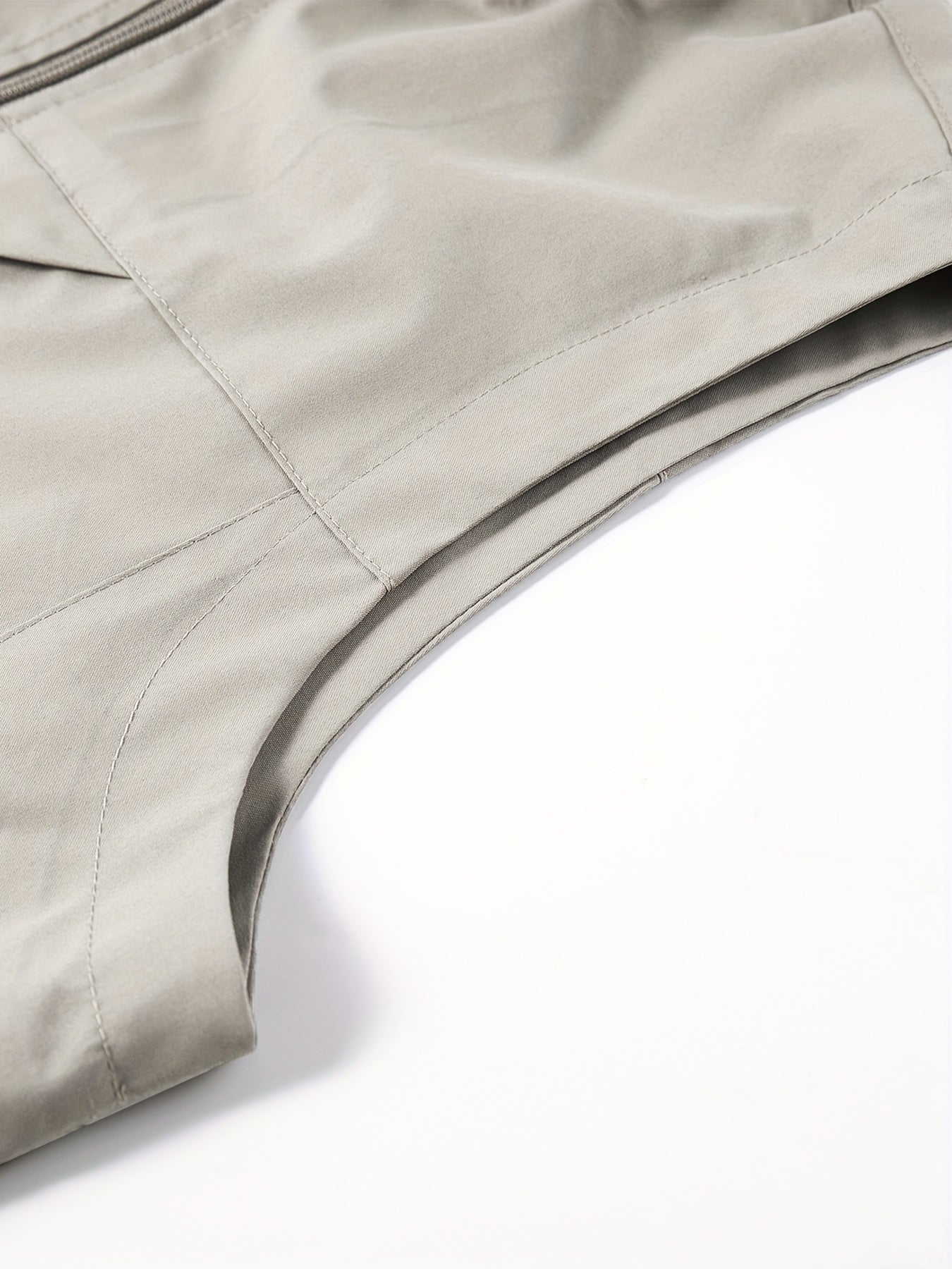 Men's Polyester Sleeveless Jacket with Zipper Pockets Stand Collar for Outdoor Activities