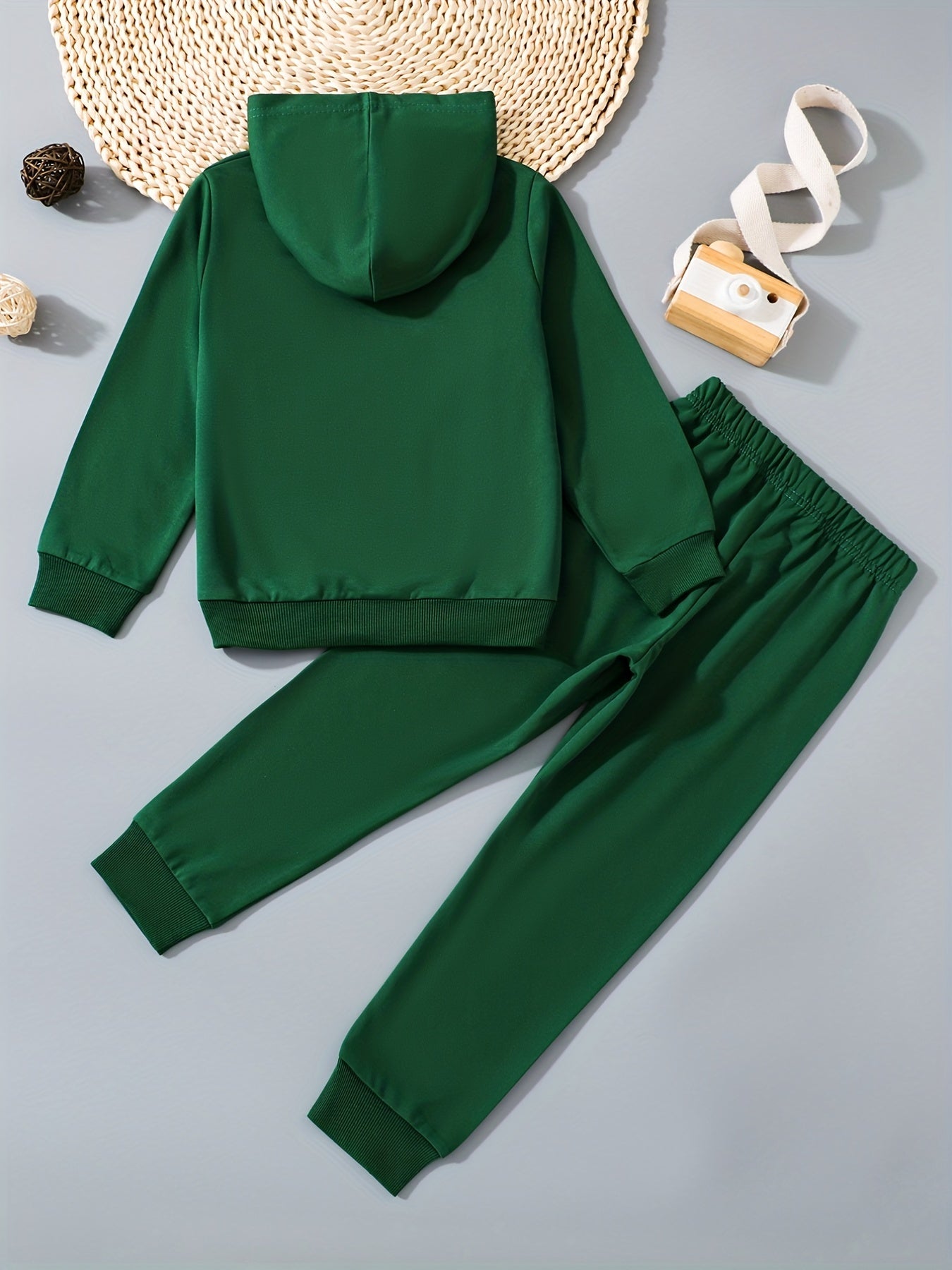 Boys' 2-Piece Hoodie and Sweatpants Set with Tokyo Letter Print for Spring and Fall