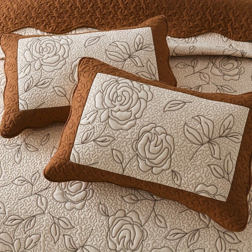 Red Quilt Cover Bedding Set with Flower Pattern Includes Bedspread and Pillowcases for Double Bed