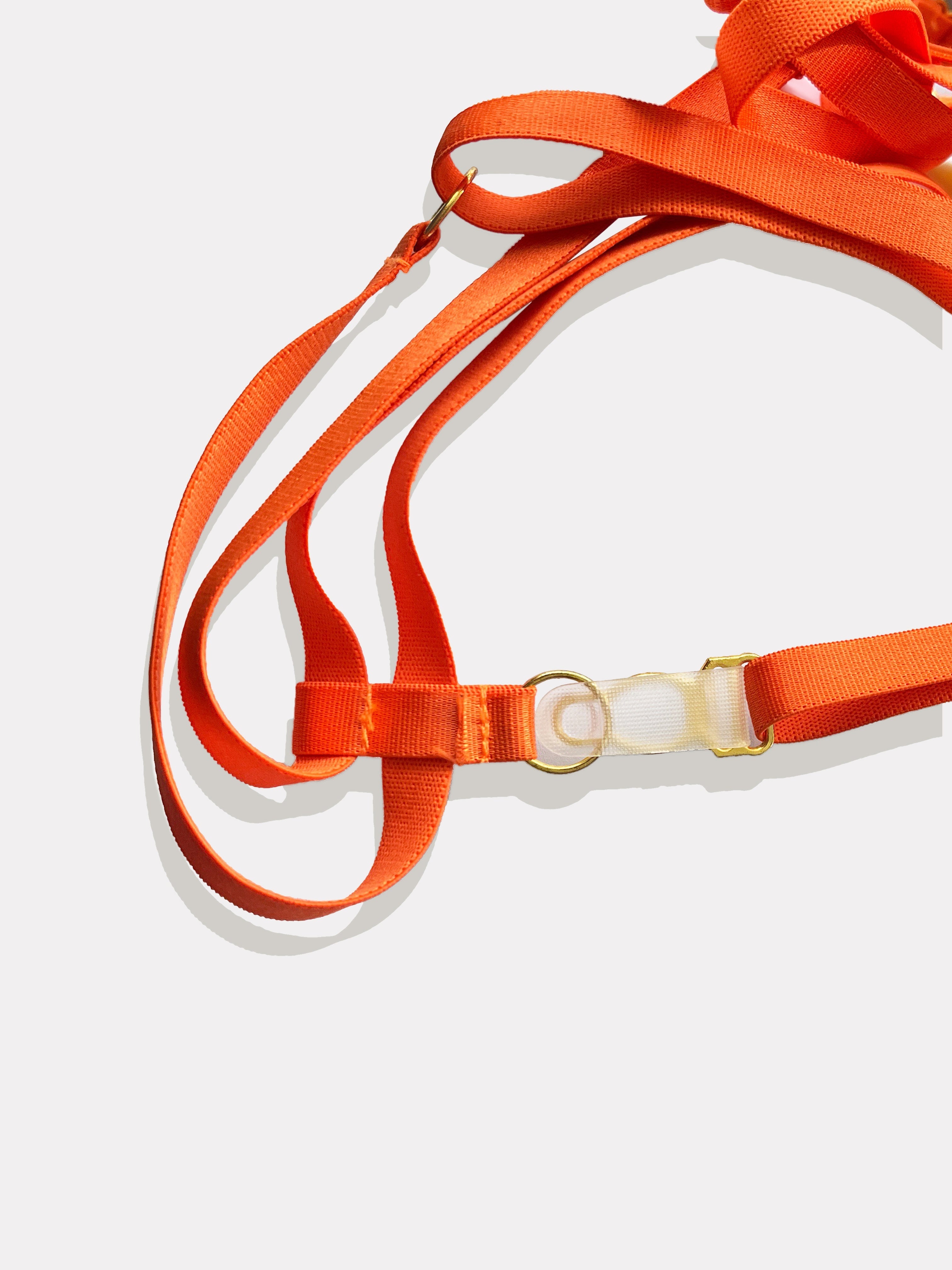 Сексуальный комплект кружевного нижнего белья на Конингсдень с бюстгальтером, поясом для чулок и стрингами