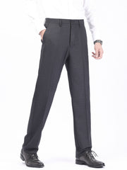 Oliy sifatli, chiziqli qora kulrang shimlar katta o'lchamdagi erkaklar uchun 0XL-6XL o'lchamlarida. Cho'zilmaydigan polyester aralashmasi, mashinada yuvish mumkin.