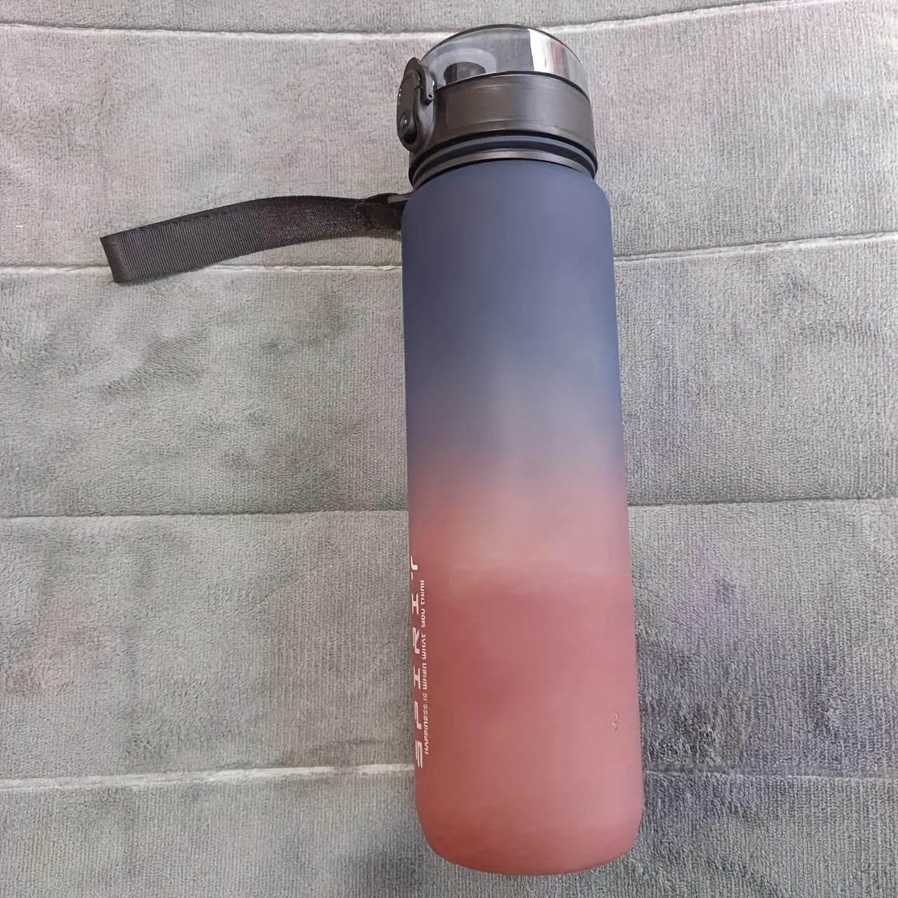 1000 ml sig'imga ega polikarbonat suv idishi - Fitness, biznes, talaba, piyoda sayohat va harakatda foydalanish uchun suyuqlik o'tkazmaydigan va izolyatsiyalangan - Issiq va sovuq ichimliklar uchun ko'chma tutqichli idish