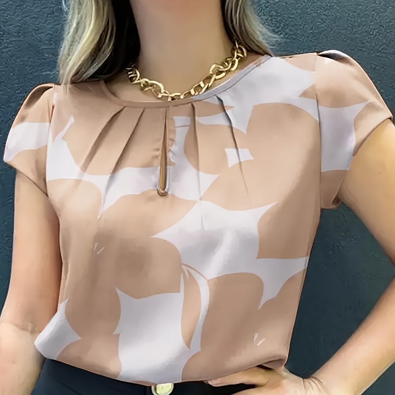 Camisa de manga corta con estampado floral casual para mujer, de poliéster, cuello redondo, ajuste suelto, top de verano