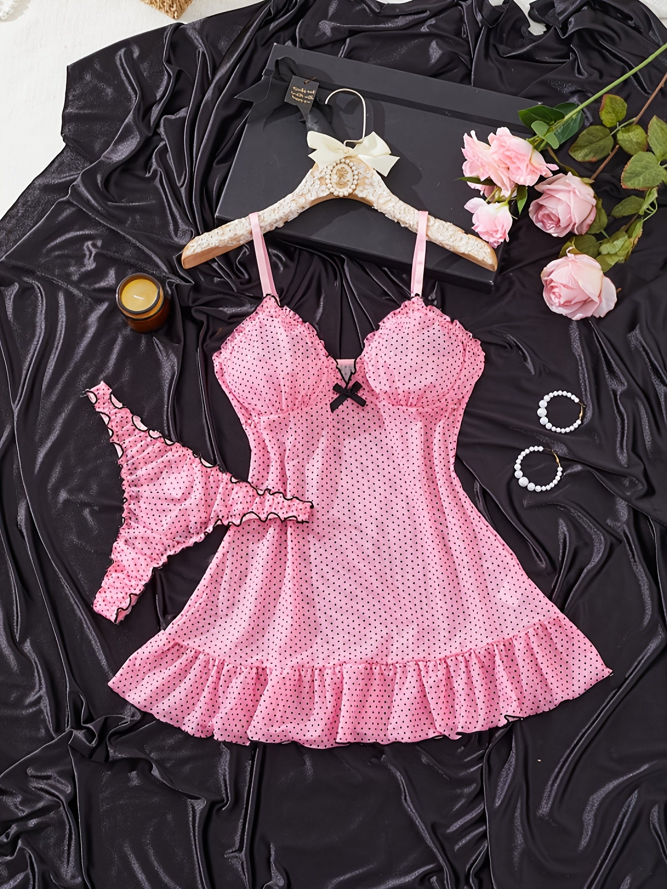 Yangi jozibali ko'rinadigan nuqta kamonli suspender yubka, uchburchak ichki kiyim, pijama va uyqu yubkasi to'plami.