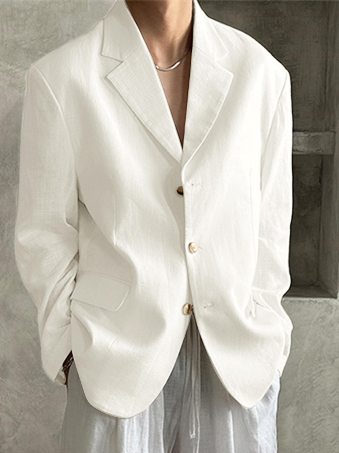 Erkaklar uchun tor kesimli engil blazer, bir rangli polyester matodan tayyorlangan. Uzoq yenglar, burma yaka, tugmachali old qismi mavjud, tasodifiy va ziyofat kiyimlari uchun mos. Mashinada yuvish mumkin.