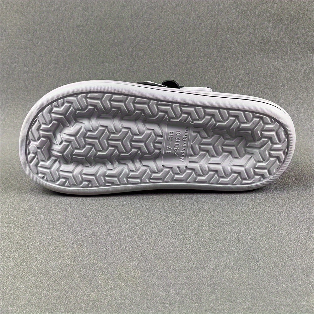 Women's Hollow Out Clogs Lightweight Breathable Solid Color Sandals