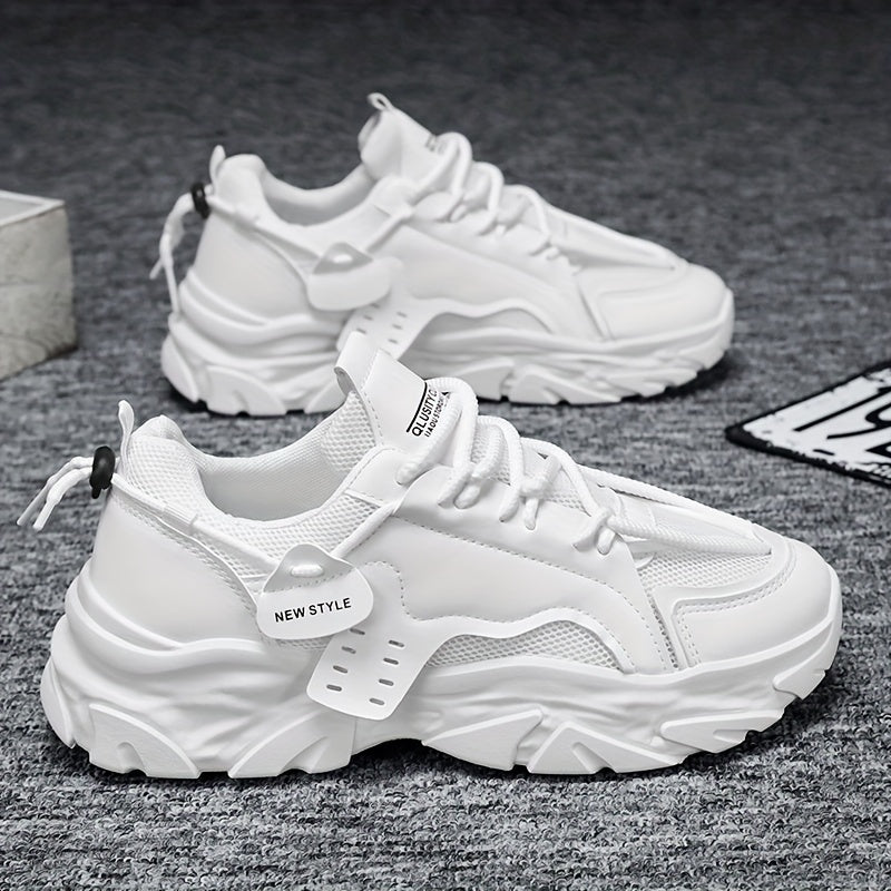 Erkaklar uchun zamonaviy qalin poyabzallar, ochiq havoda faoliyatlar uchun mukammal.