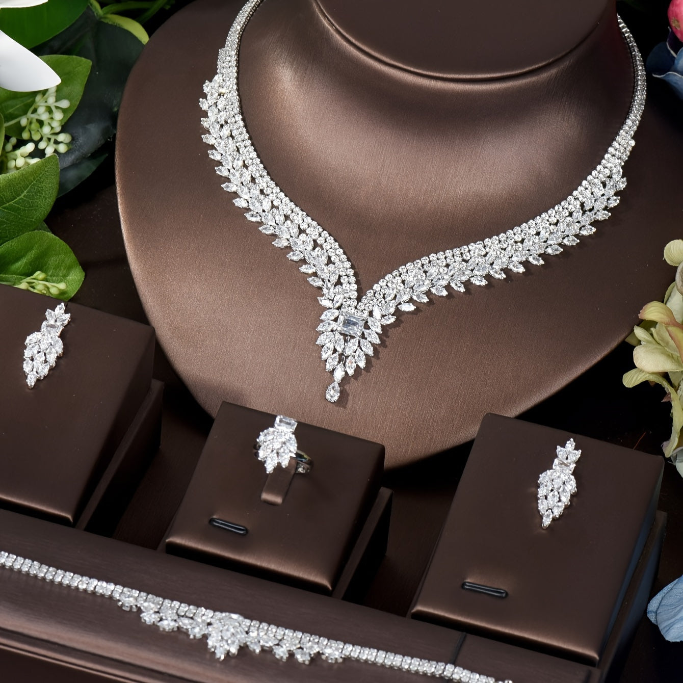 Leaf-Shaped Cubic Zirconia Jewelry Set for Women Wedding Necklace Earrings Elegant Bling