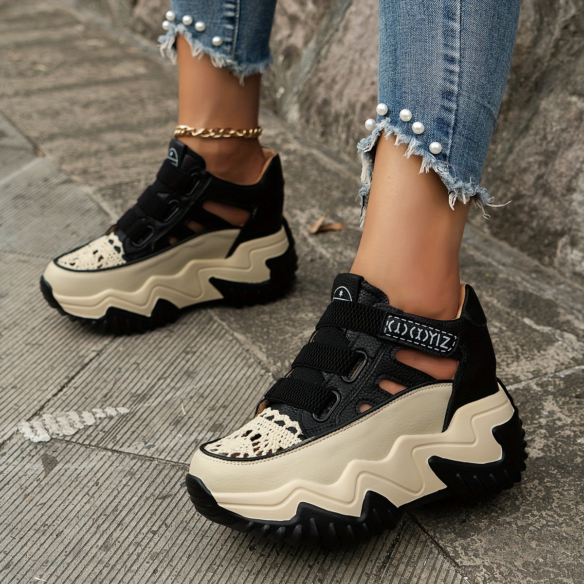 Women's Casual Sneakers with Thick Sole, Breathable Faux Cover, Low Top, All-Season