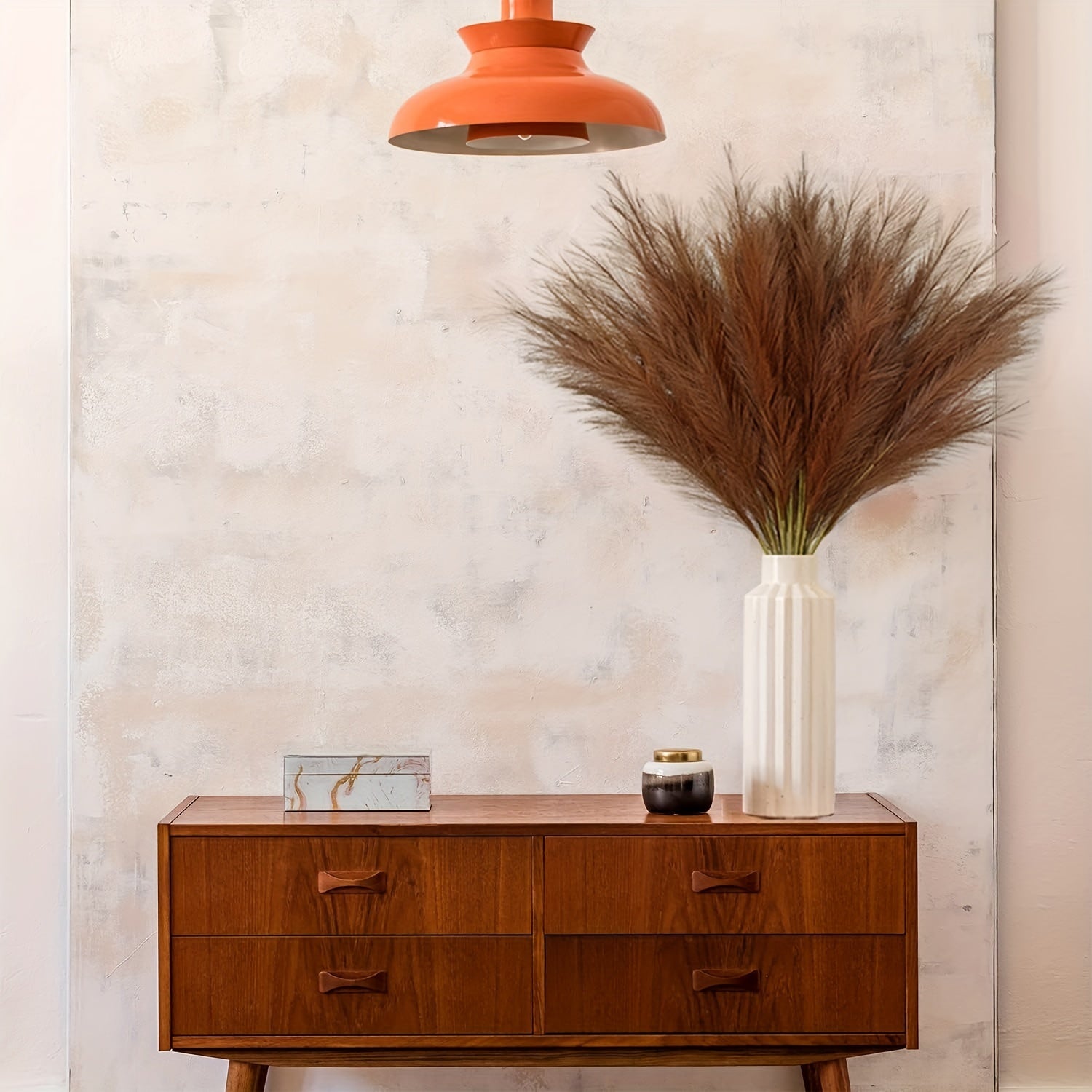 18 искусственных растений пампасной травы в вазе высотой 21,6 дюйма, идеально подходящих для осеннего декора или мероприятий.