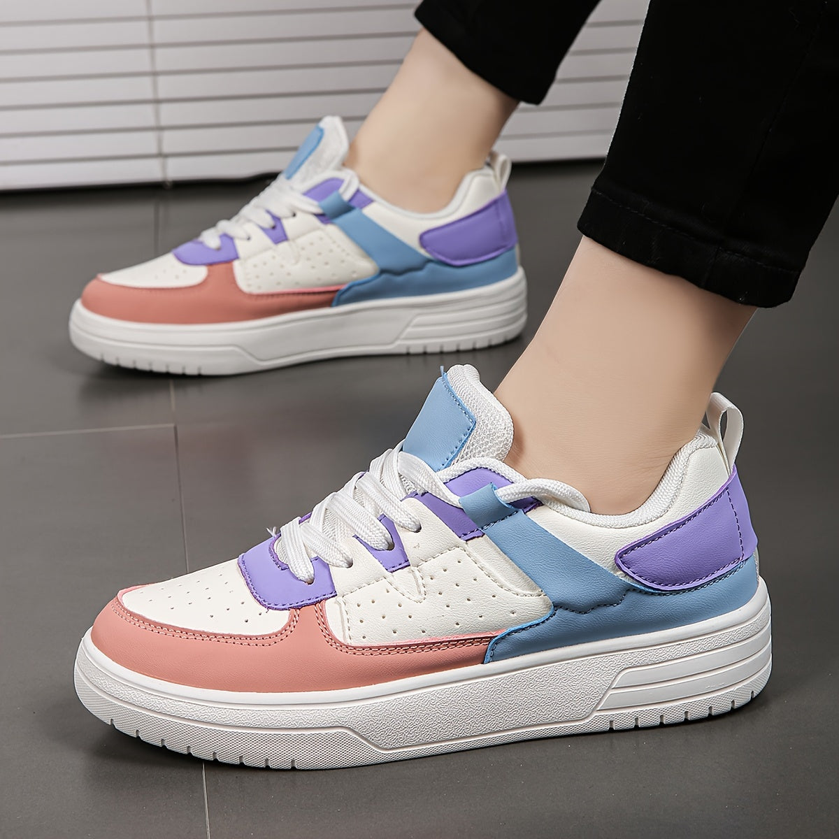 Women's Two-Tone Low-Top Sneakers Soft Breathable Lightweight Casual