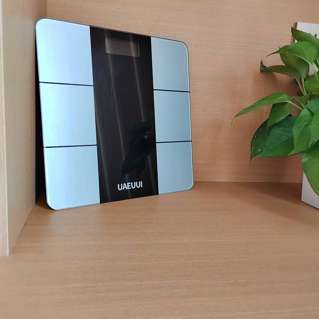 UAEUUI Intelligent Electronic Body Fat Scale - Uyda va hammomda aniq vazn o'lchash uchun simsiz va batareya bilan ishlaydigan.