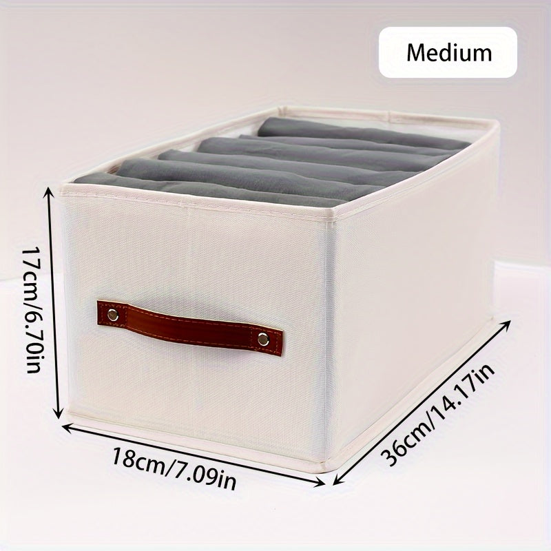Qo‘lqopli to‘g‘ri burchakli saqlash qutilari, shkaflar yoki yotoq javonlari uchun mukammal. Ushbu yig‘iladigan mato qutilar kulrang yoki bej rangda bo‘lib, joyingizni tartibga solishda ideal. Yotoq osti saqlash uchun ham juda yaxshi!