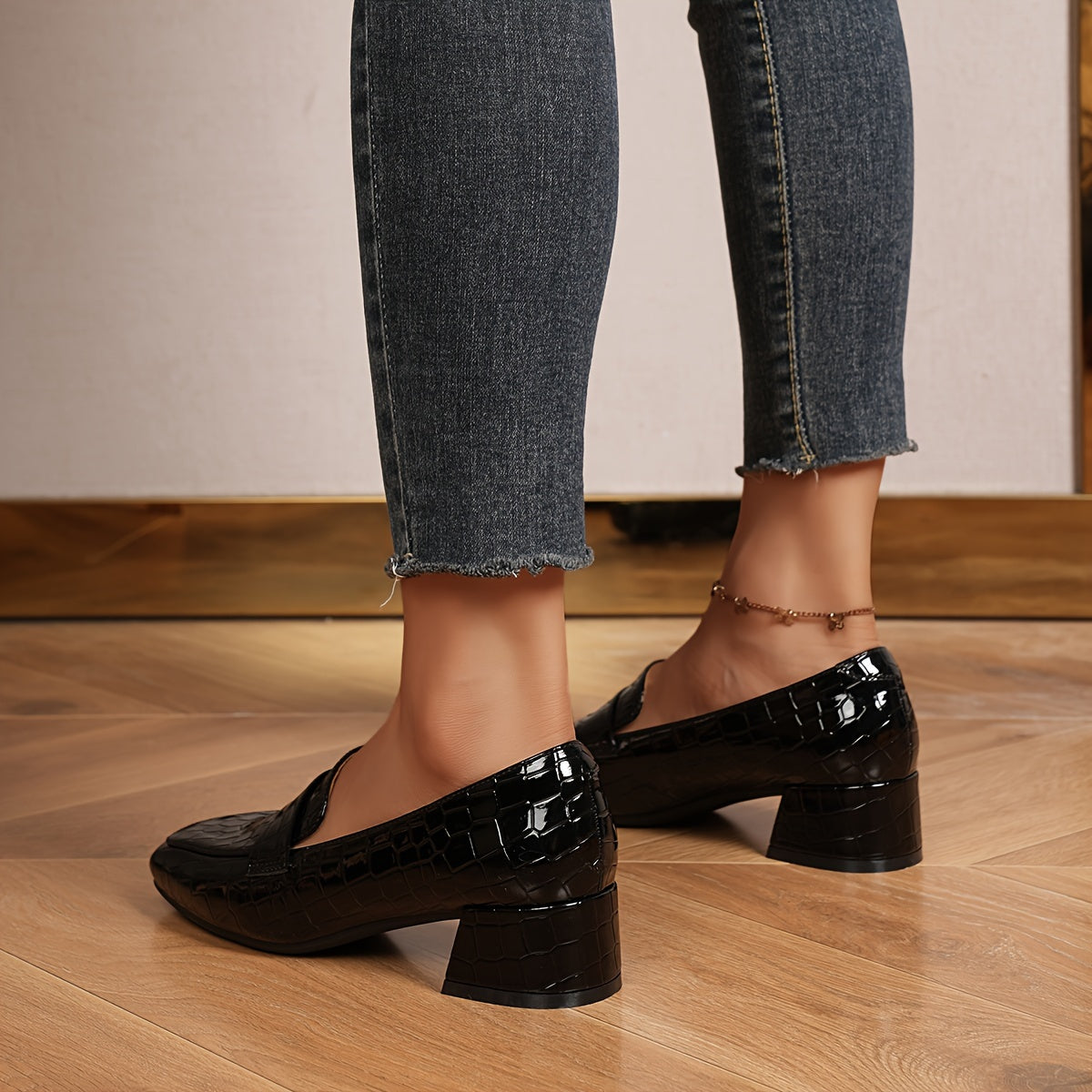 Women's Crocodile Pattern Leather Loafers Square Toe Low Heels Slip-On Shoes