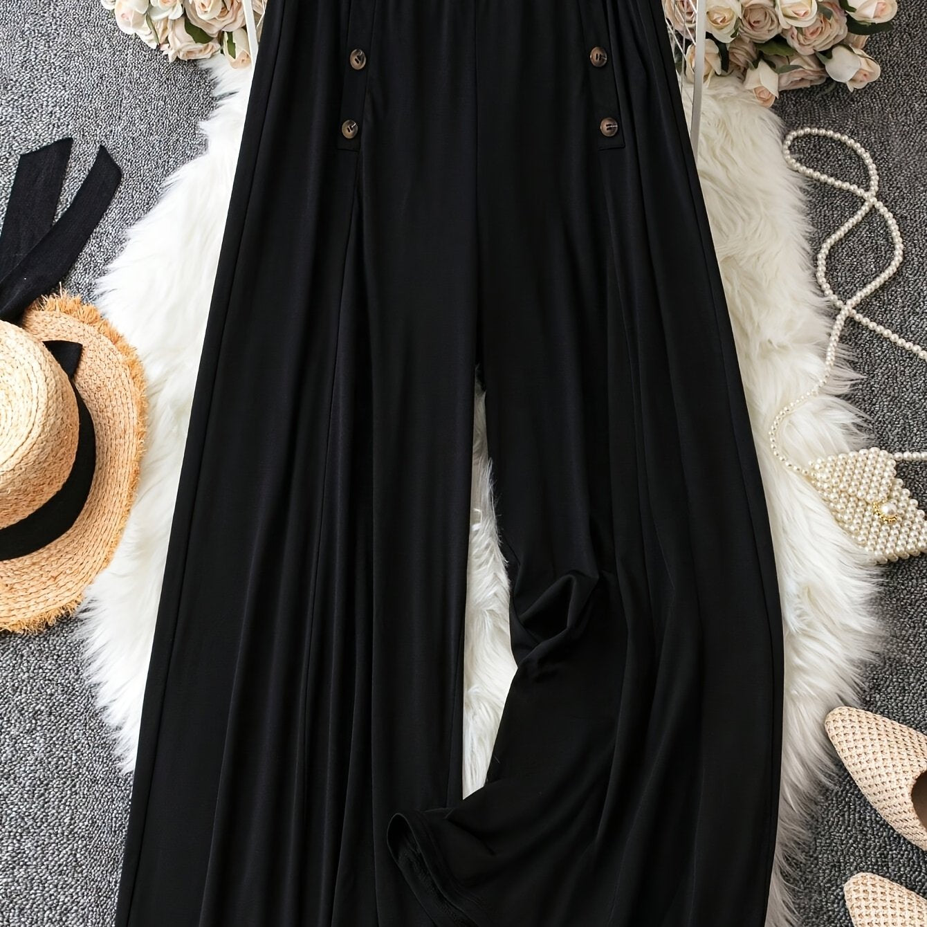 Plus-size ayollar uchun tugma tafsilotlari bilan bir xil rangli keng oyoq shimlar