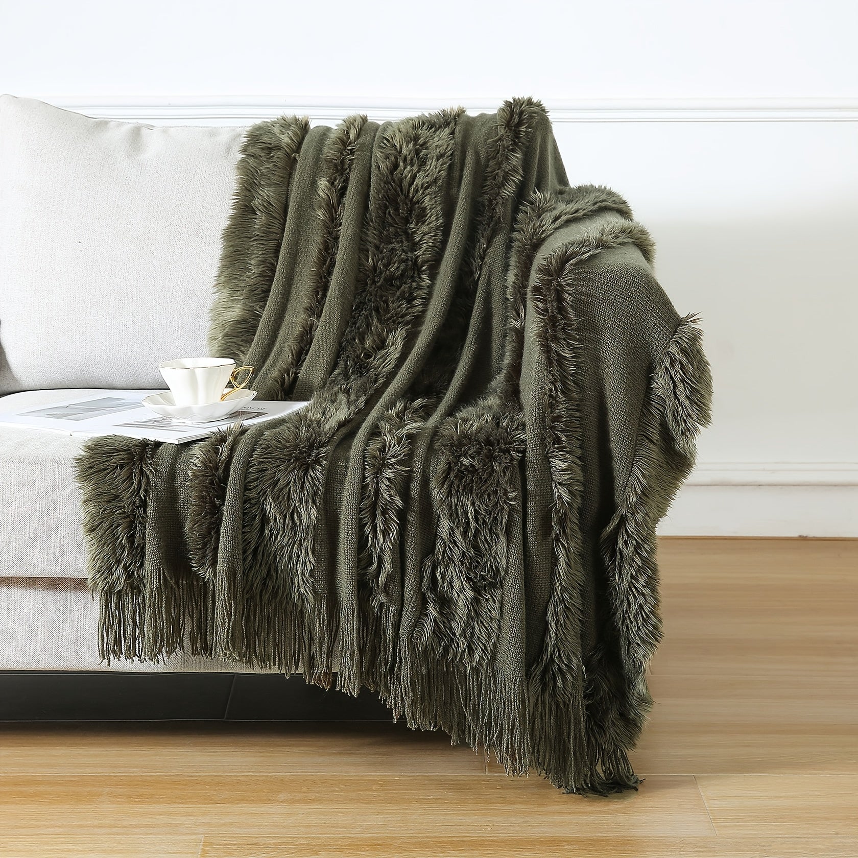 Acrylic Chunky Knit Throw Blanket with Tassels for Couch and Home Decor