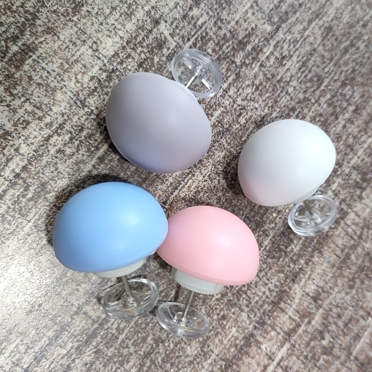 Set of 6 Non-Slip Quilt Clips for Comforters and Quilts in Assorted Colors