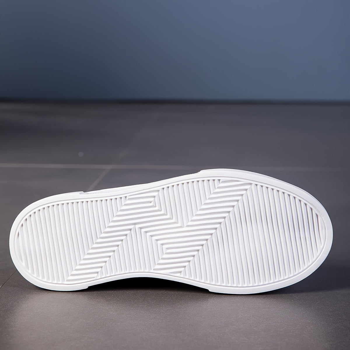 Zapatillas casuales blancas para hombre de cordones de bajo perfil con suela de EVA, aptas para todas las estaciones, cómodas y duraderas